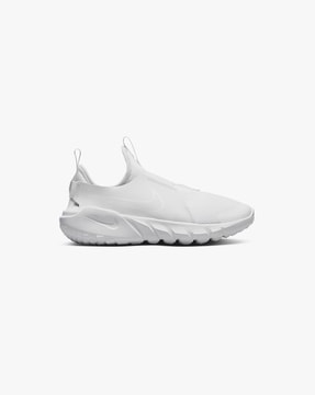 Boys white nike sales trainers