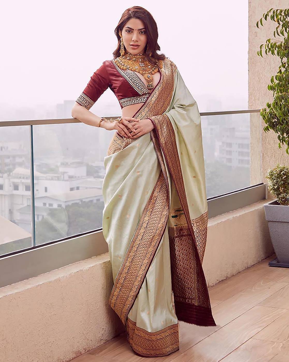 Gold Tissue Kasavu Saree With Zari Pallu And Borders at Soch