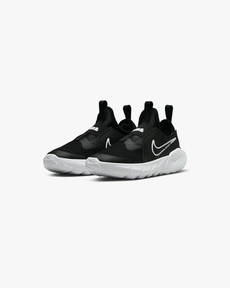 Nike boys sales black shoes