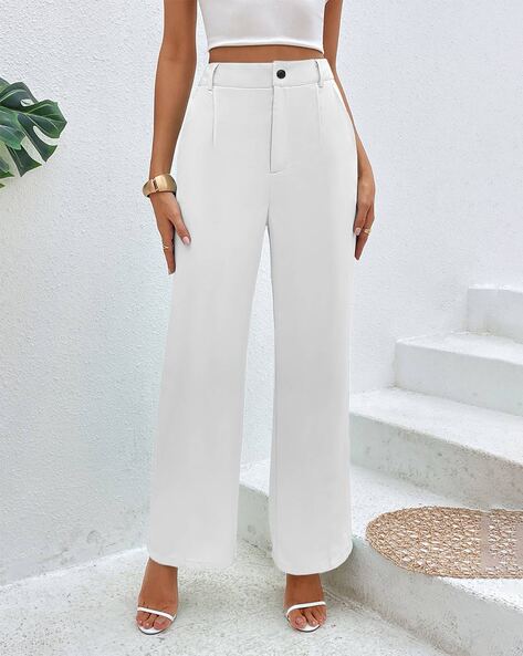 wide-leg white pants and how they can add a lux look to your outfit.