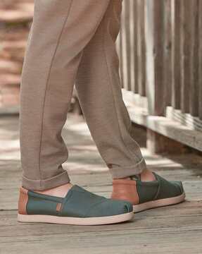 Mens toms sale size 9