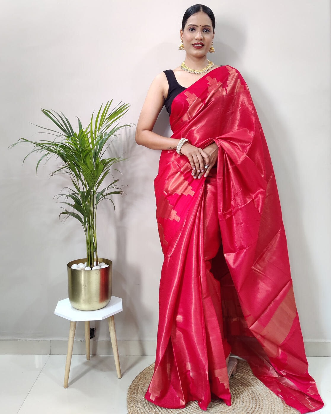 Dussehra 2020: Sridevi Vijaykumar looks beautiful in her festive parrot  green saree! | Fancy sarees party wear, Saree trends, Sarees for girls