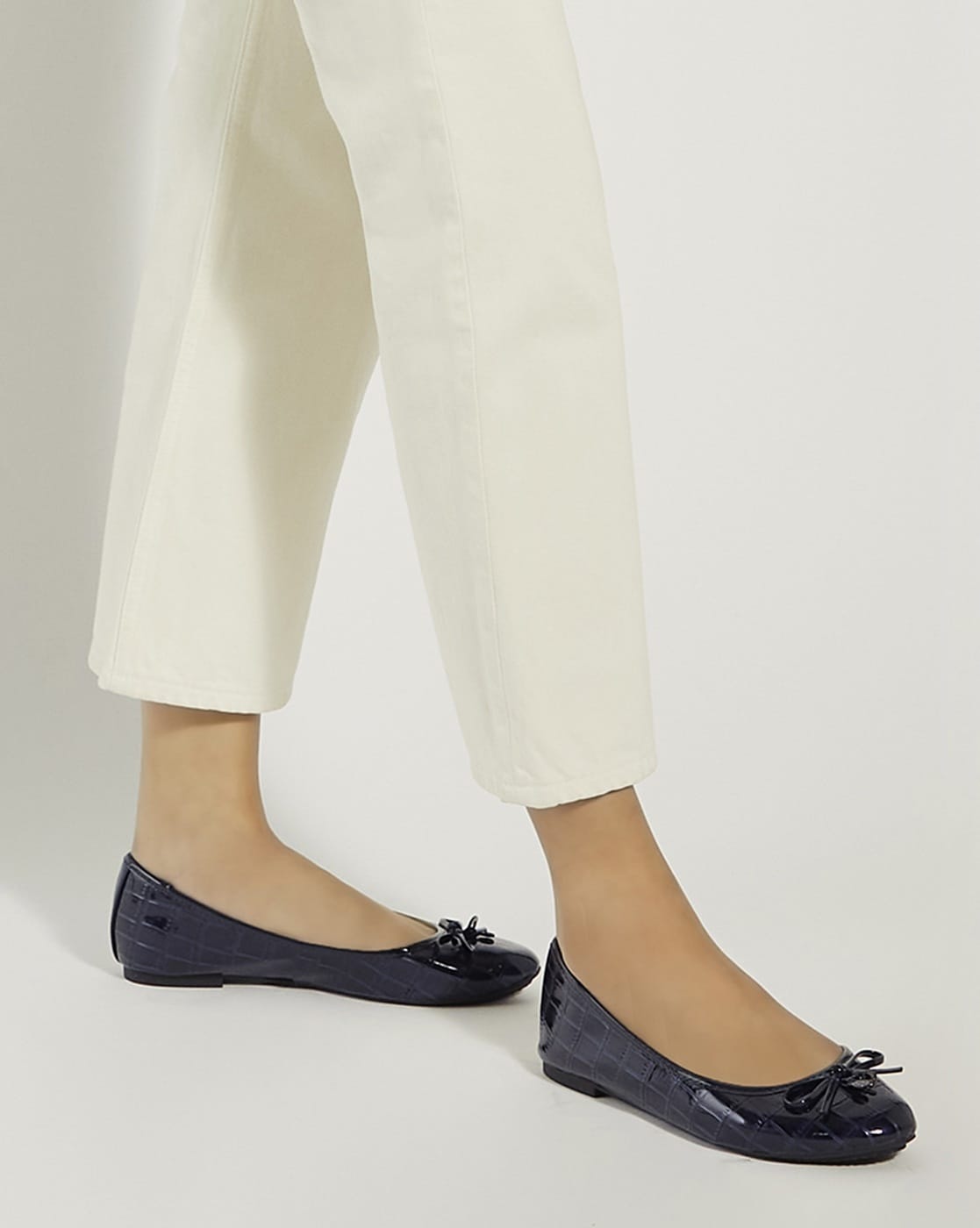 Womens navy hot sale ballet pumps