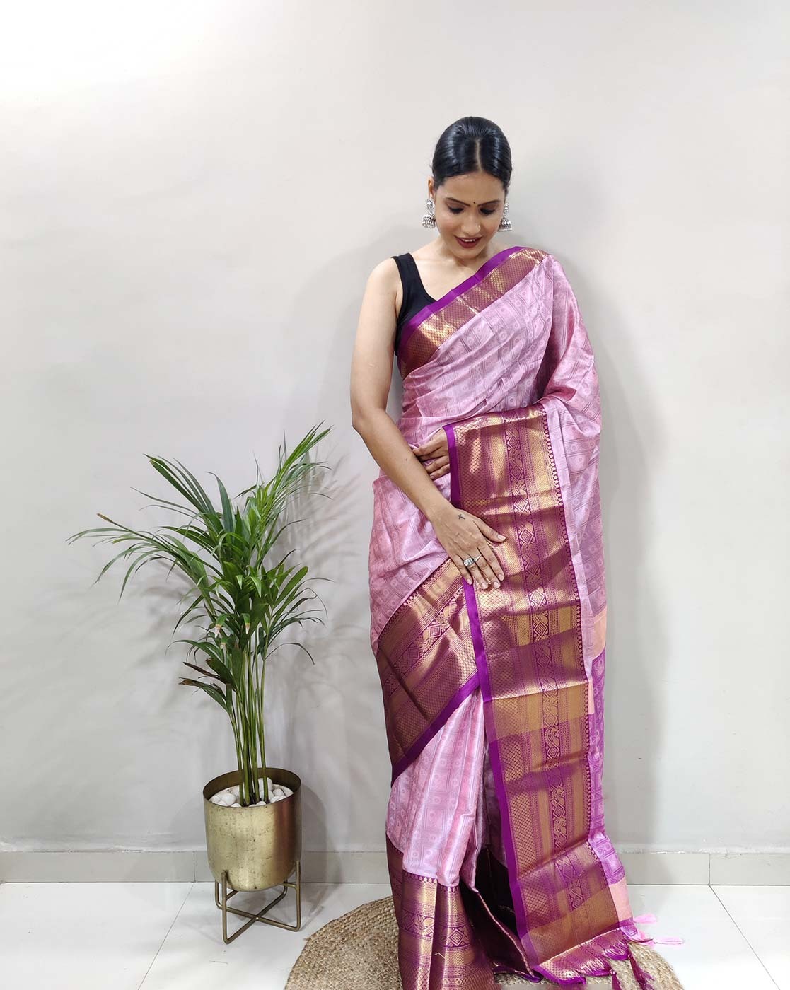 Exclusive Bridal Wear Pink Kancheepuram Silk Gold Border Saree, 6 m (with  blouse piece) at Rs 17500 in Indore