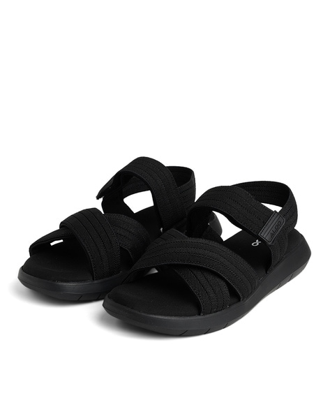 Cross over best sale black sandals