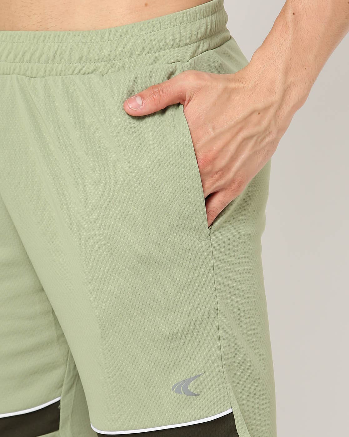 Qassar Performance Shorts - Green