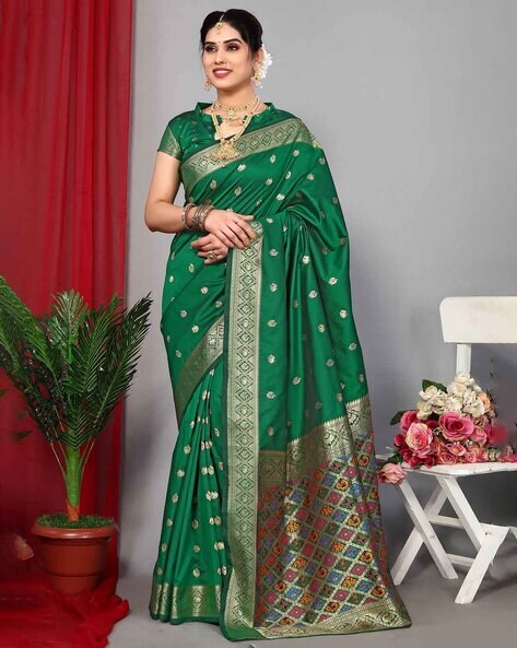 Buy Green Sarees for Women by Fratona Online