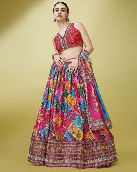 Bandhani Lehenga Choli from Jaipur with Thread Embroidered Flowers and  Mirrors | Exotic India Art
