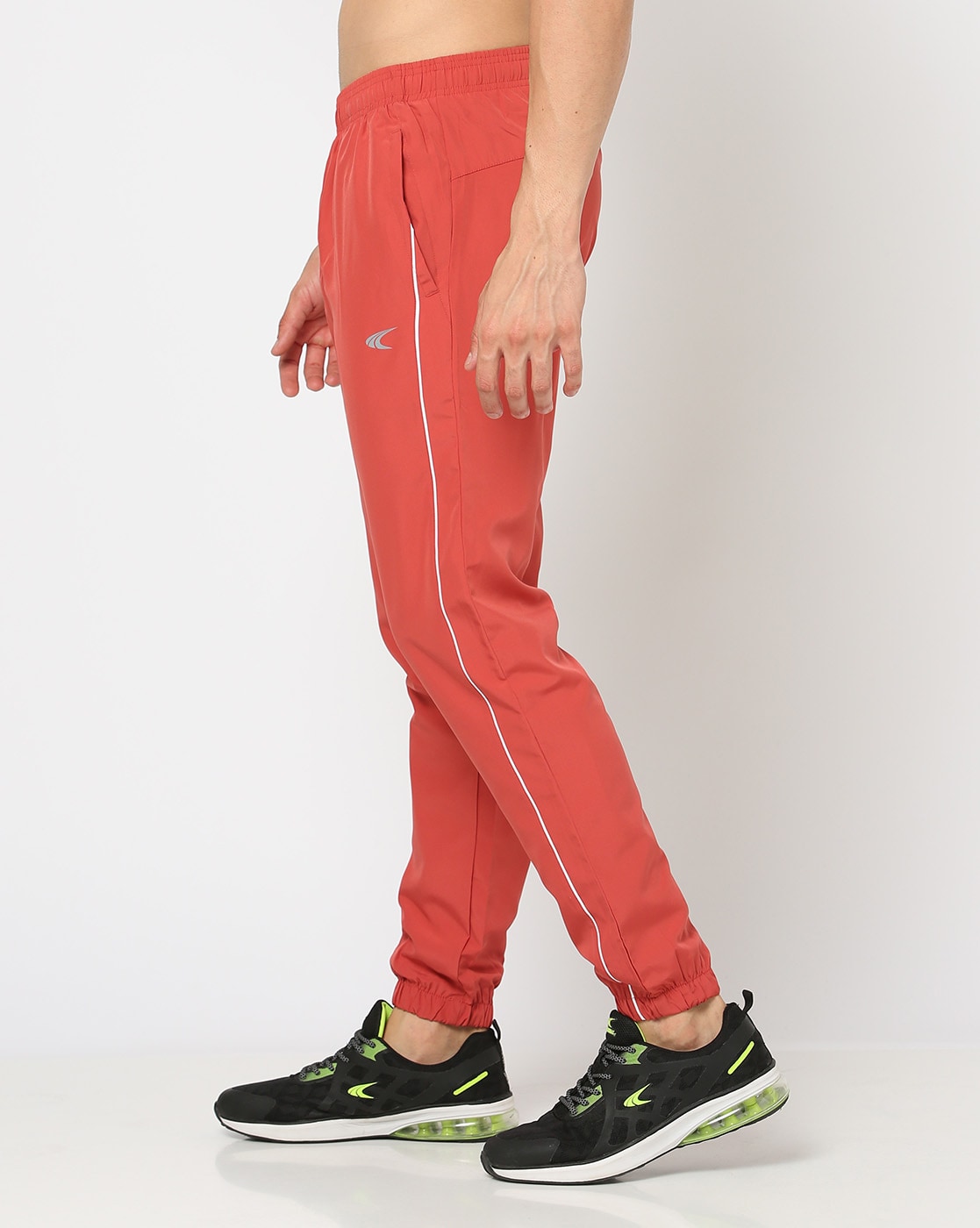 Nike SB Swoosh Track Pants 👉🏻 www.popname.cz | Nike clothes mens, Track  pants mens fashion, Mens joggers outfit