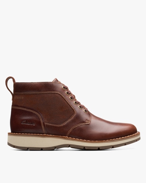 Clarks mens 2025 tan boots