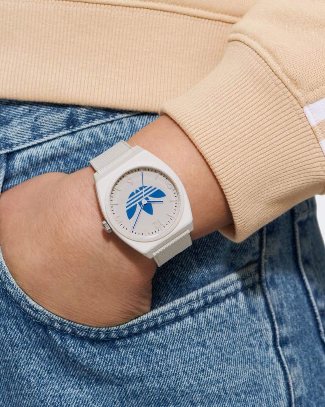 Adidas santiago outlet watch white