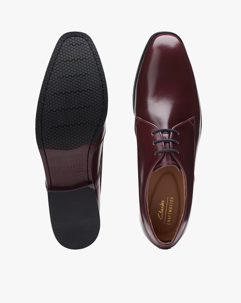 Clarks burgundy mens best sale shoes