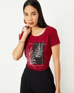 max Graphic Print Crew-Neck T-shirt-picture-31
