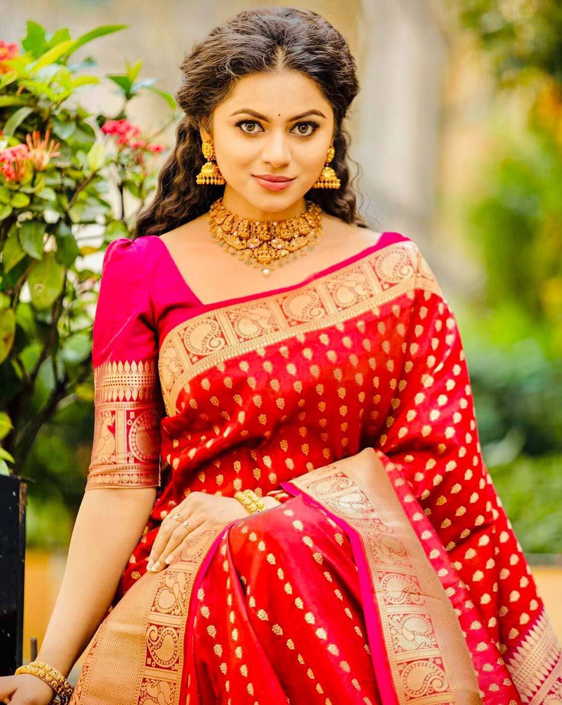 Top more than 148 red traditional saree latest