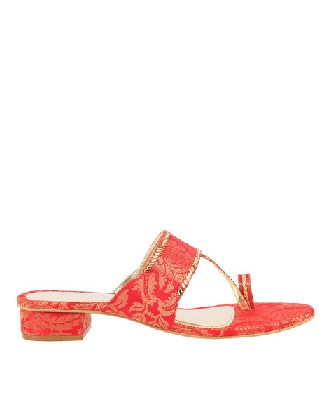 Red toe best sale ring sandals