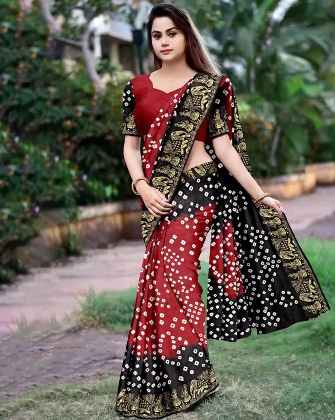 Maroon Saree And Black Blouse Combination – Kaleendi