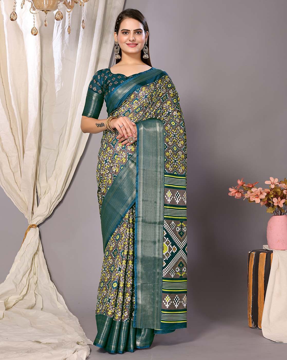 Cream colour kashmiri Kanjeevaram Silk Saree Jacquard Silk Sarees for women  latest design 2022 fancy new