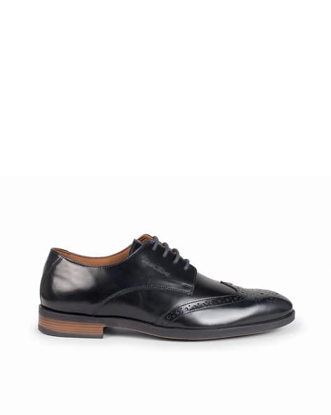 Round-Toe Lace-Up Brogues