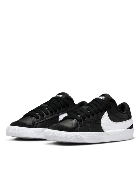 All black discount nike blazers low