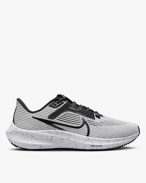 Nike zoom pegasus shop black and white womens