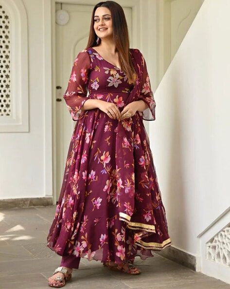 AJIOlife - “When an outfit is comfortable and fits like a glove, you will  feel great from within,” says Nayantara Gupta. And she sure looks dainty in  that ensemble! Get 50-80% off