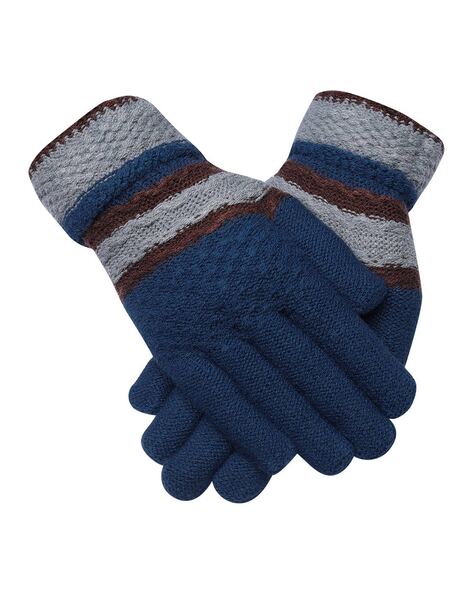 Woolen store hand gloves