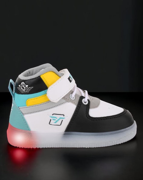 Mens high top on sale tennis shoes with velcro