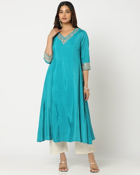 Beautiful kurti with long jacket | Kurti designs party wear, Kurti designs,  Fashion dresses