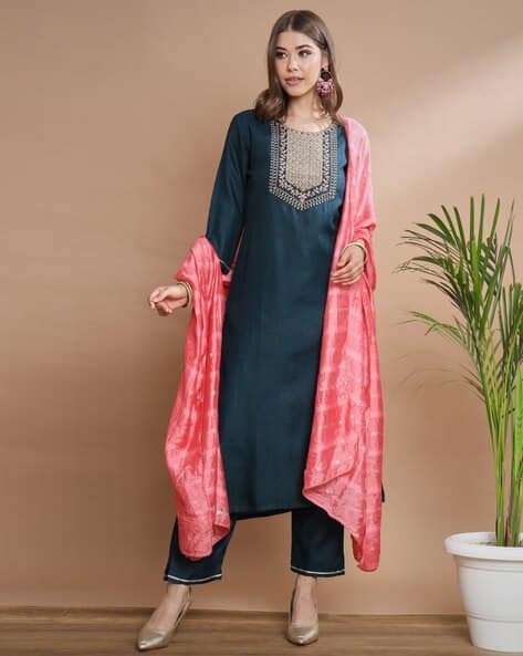 VREDEVOGEL Embroidered Straight Kurta with Pants & Dupatta