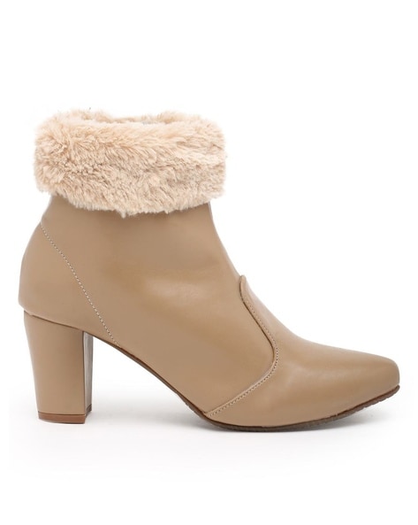 Flat best sale fur boots