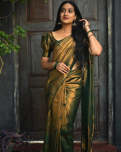 Beautiful Dark Green Soft Silk Saree With Adorable Blouse Piece –  LajreeDesigner