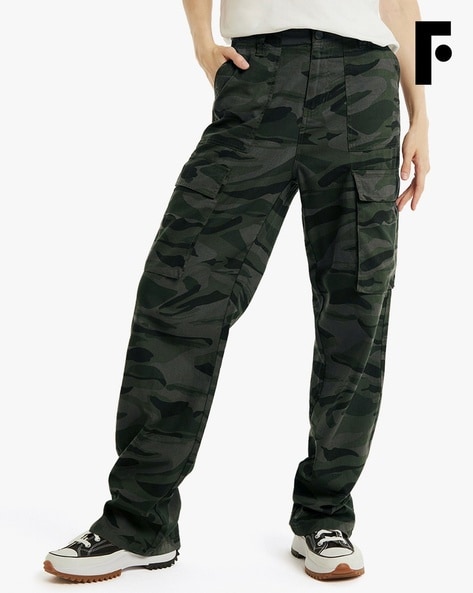 Cargo pants Urban Classics Ladies High Waist Camo Cargo Pants Camo Green |  Queens