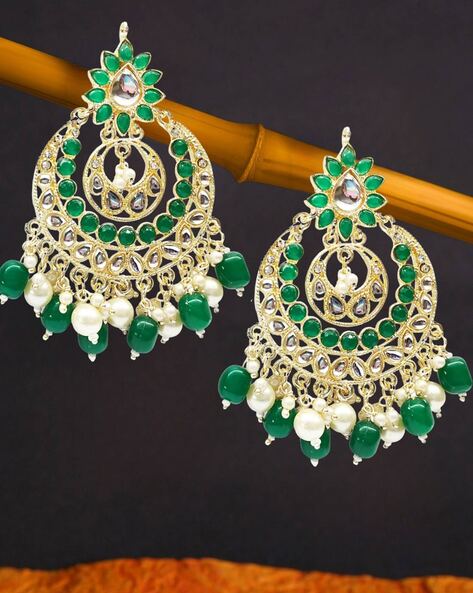 Amazon.com: I Jewels 18K Gold Plated Indain Wedding Bollywood Big Kundan &  Pearl Chandbali Earrings with Maang Tikka Set for Women/Girls (TE3002W):  Clothing, Shoes & Jewelry