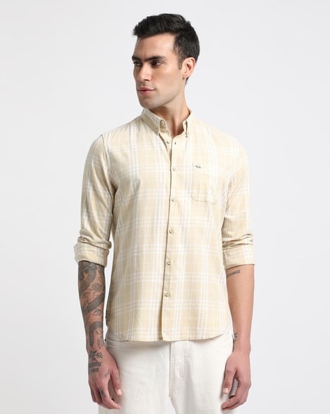 Men Checked Slim Fit Shirt with Patch Pocket