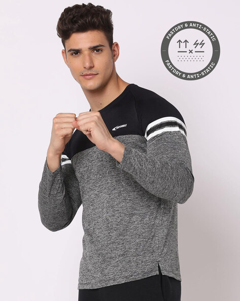 Men Colourblock Regular Fit Crew-Neck T-Shirt