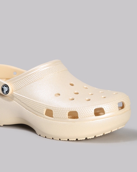 Ajio crocs 2024 women