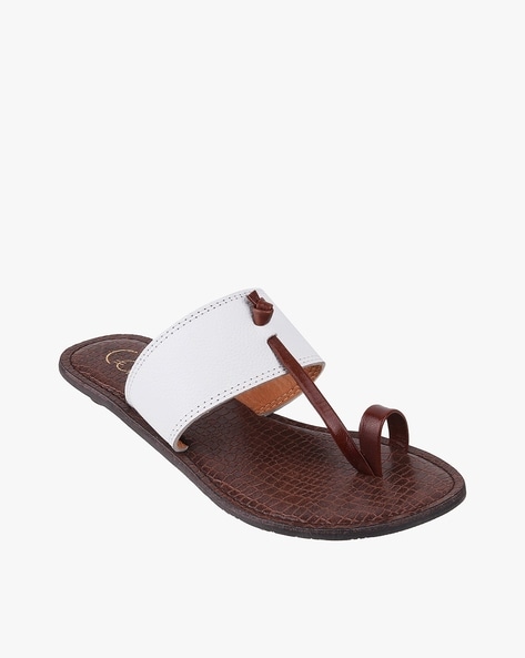 White toe store ring flat sandals