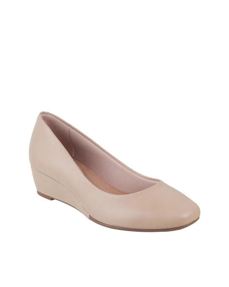 Metro Women Square-Toe Slip-On Pumps