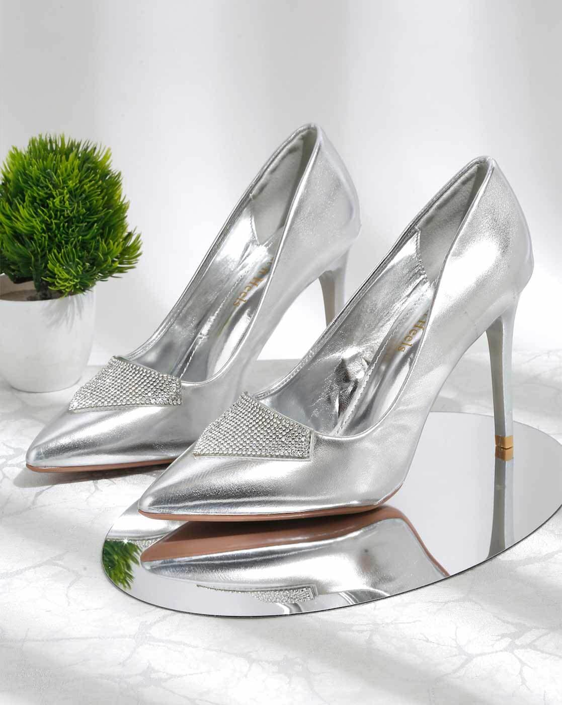 Nite-Out mirrored leather pumps in silver - Valentino Garavani | Mytheresa