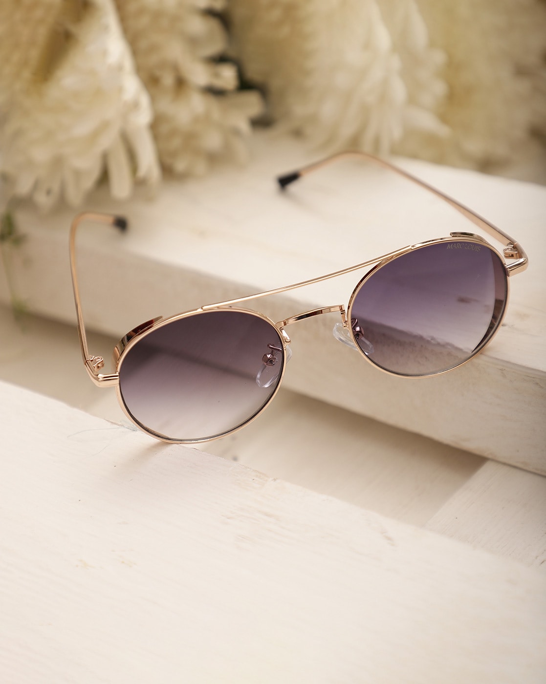 MARC LOUIS Unisex Mirrored Lens & Silver-Toned Aviator Sunglasses with UV  Protected Lens Price in India, Full Specifications & Offers | DTashion.com