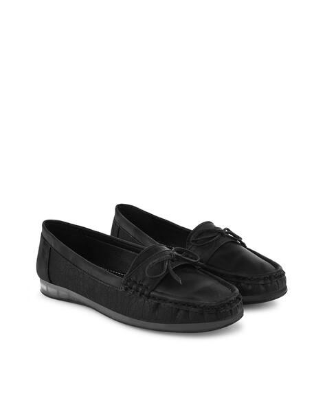 Women Croc-Embossed Round-Toe Loafers