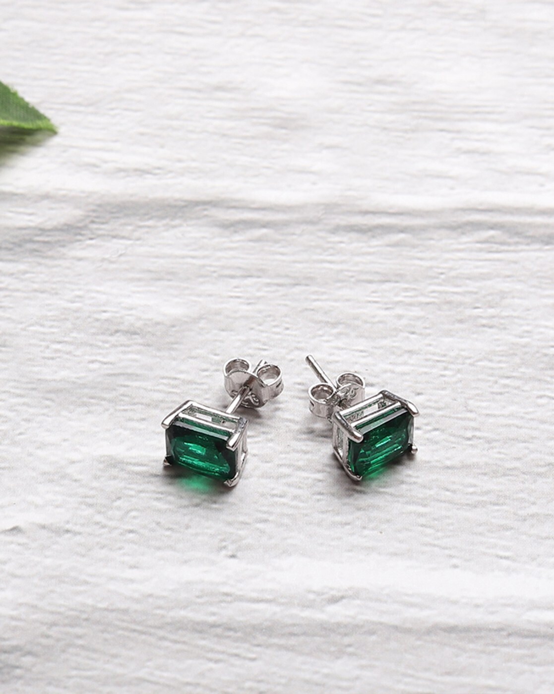 Royal Orb Flower Motif Stud Earrings – Muzo Emerald Colombia