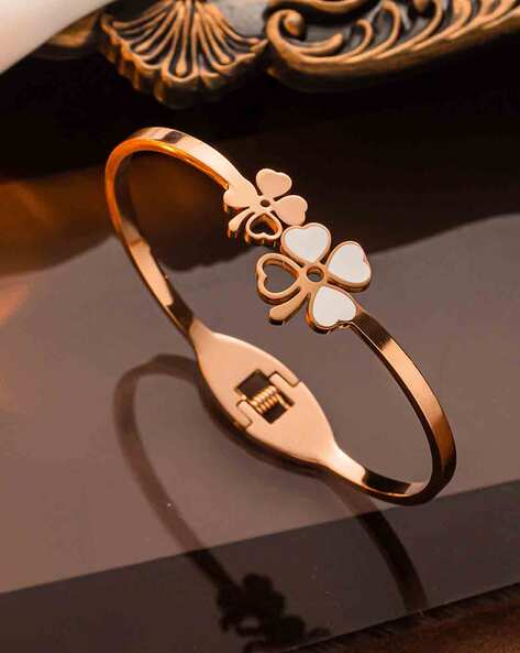 Showroom of 18k diamond rose gold bracelet for women | Jewelxy - 136579