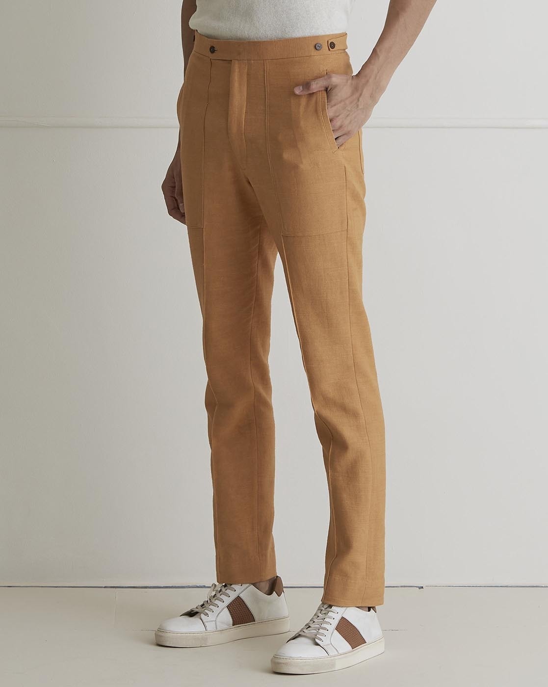 Pleated cotton linen trousers - Man | MANGO OUTLET India