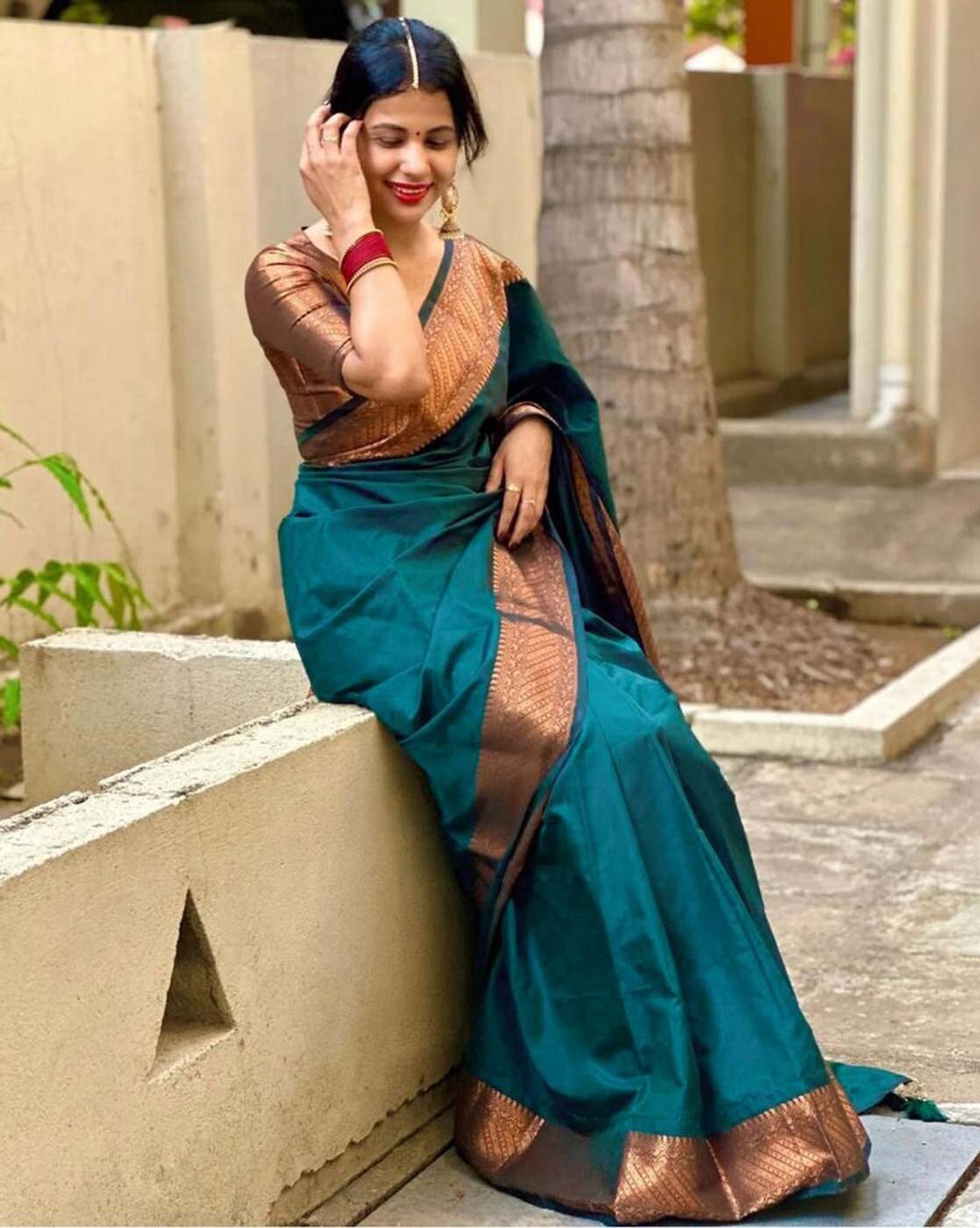 Buy Navy Blue Sarees for Women by Zinzraa Online