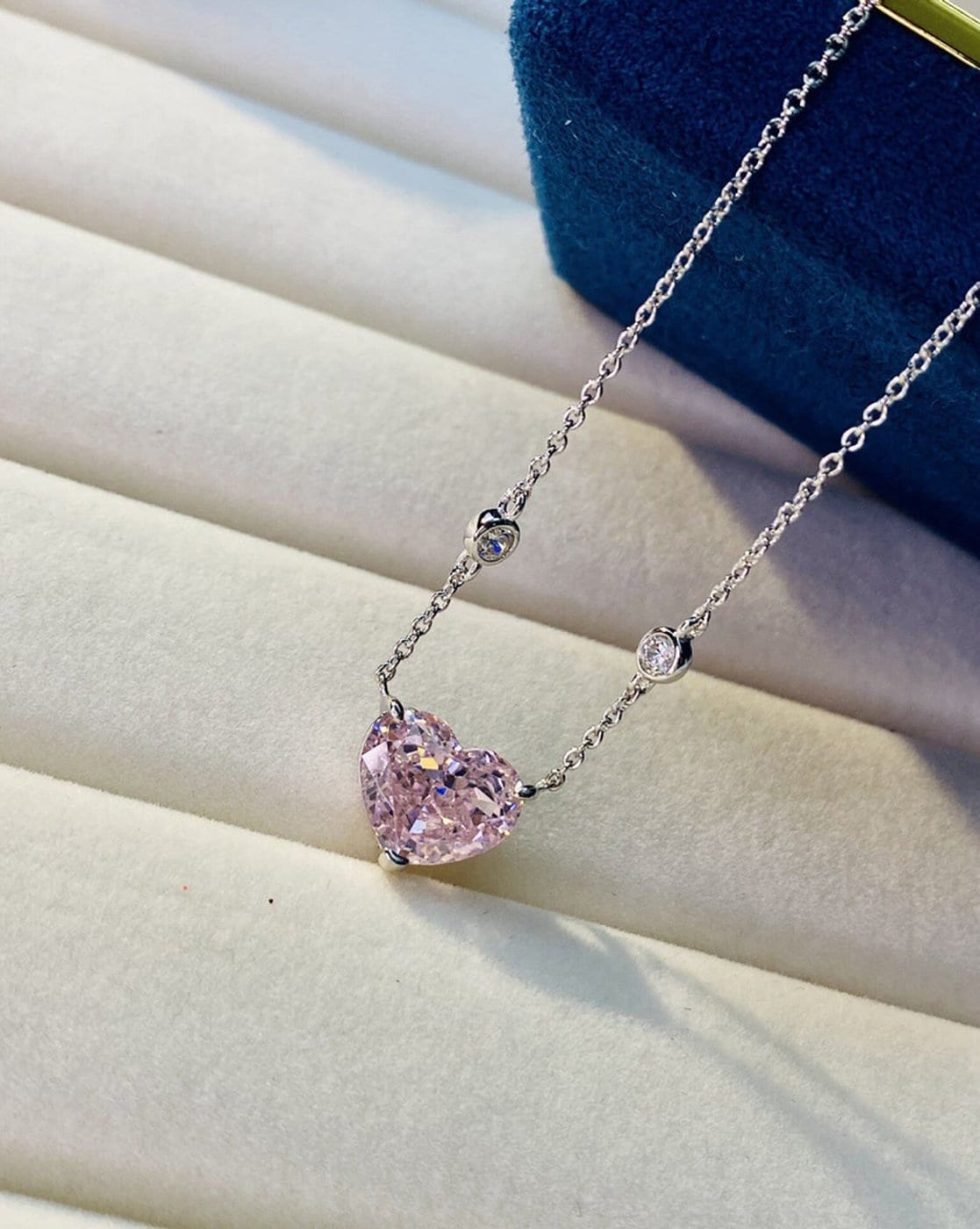 925 Sterling Silver Necklace -Heart Shape -1ct VVS Moissanite Solitair –  peardedesign.com
