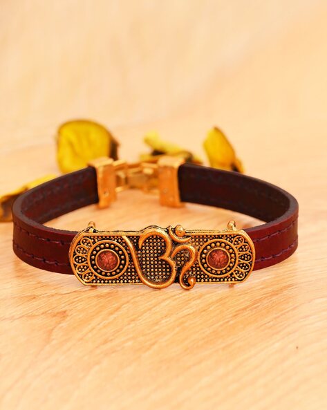 Buy Rudraksha bracelet with Om charm- Free Size | Vaidik Online
