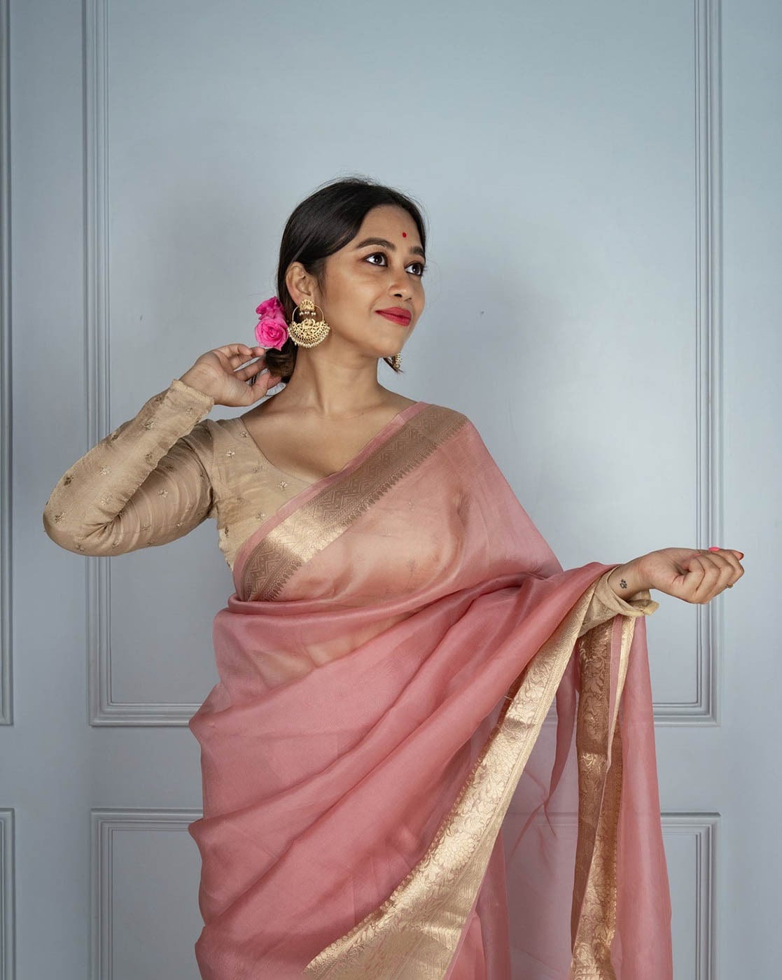 Urban Cultry DESIGNER LIGHT PINK SAREE WITH GOLDEN ZARI WEAVING AND COMES  HEAVY WEAVED BLOUSE Price in India - Buy Urban Cultry DESIGNER LIGHT PINK  SAREE WITH GOLDEN ZARI WEAVING AND COMES