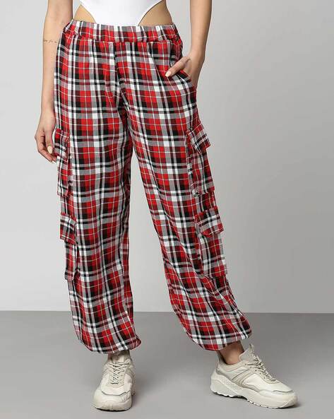 Women Bene Kleed Over Dyed Cargo Parachute Trousers