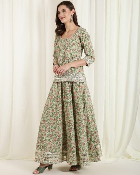 Short kurti clearance with long skirts